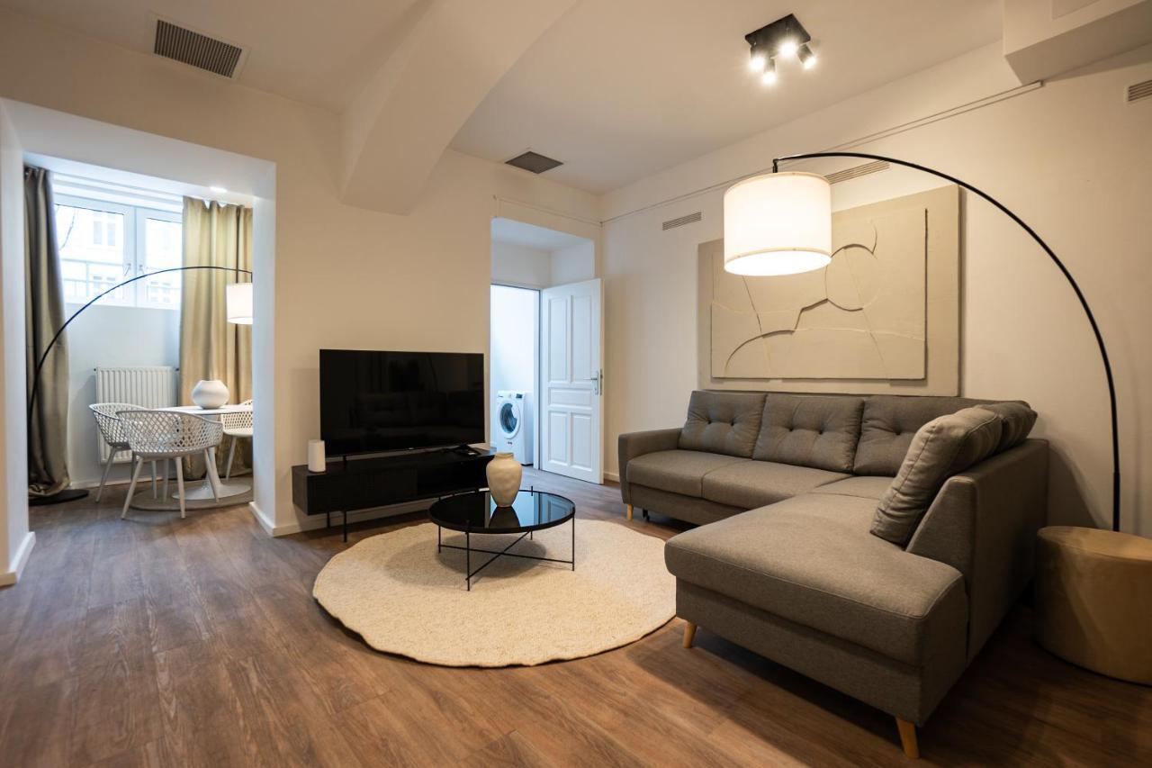 Stylish Apartment With Dedicated Working Space And Super King-Size Bed Located Between City Centre And Donau River Відень Екстер'єр фото