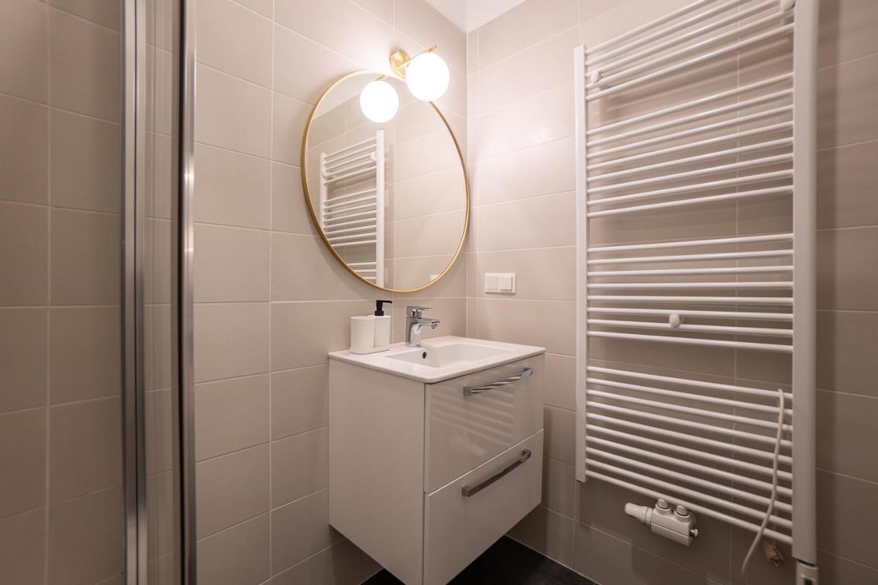 Stylish Apartment With Dedicated Working Space And Super King-Size Bed Located Between City Centre And Donau River Відень Екстер'єр фото