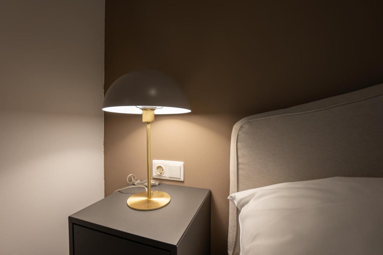 Stylish Apartment With Dedicated Working Space And Super King-Size Bed Located Between City Centre And Donau River Відень Екстер'єр фото