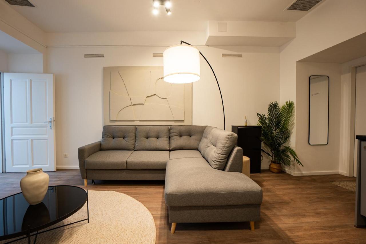 Stylish Apartment With Dedicated Working Space And Super King-Size Bed Located Between City Centre And Donau River Відень Екстер'єр фото