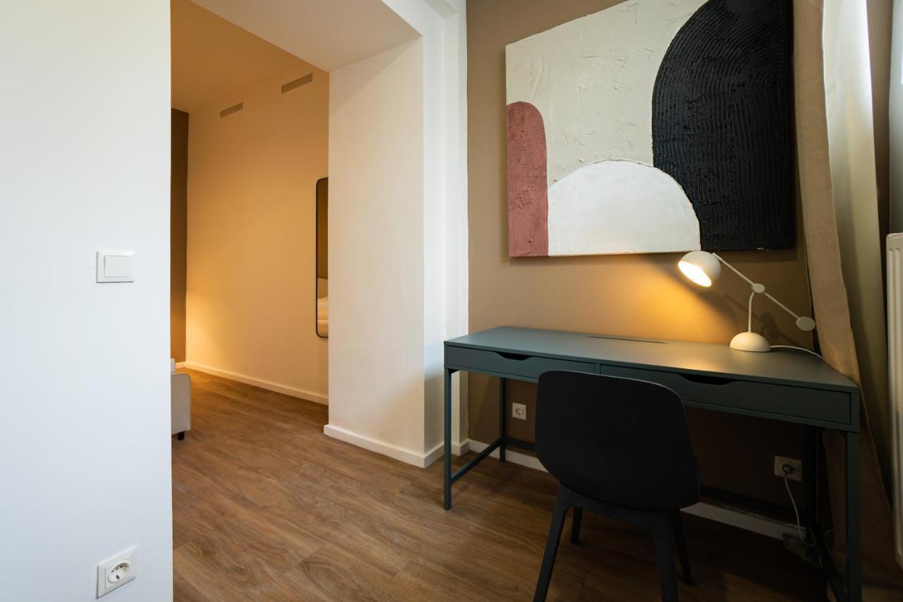 Stylish Apartment With Dedicated Working Space And Super King-Size Bed Located Between City Centre And Donau River Відень Екстер'єр фото