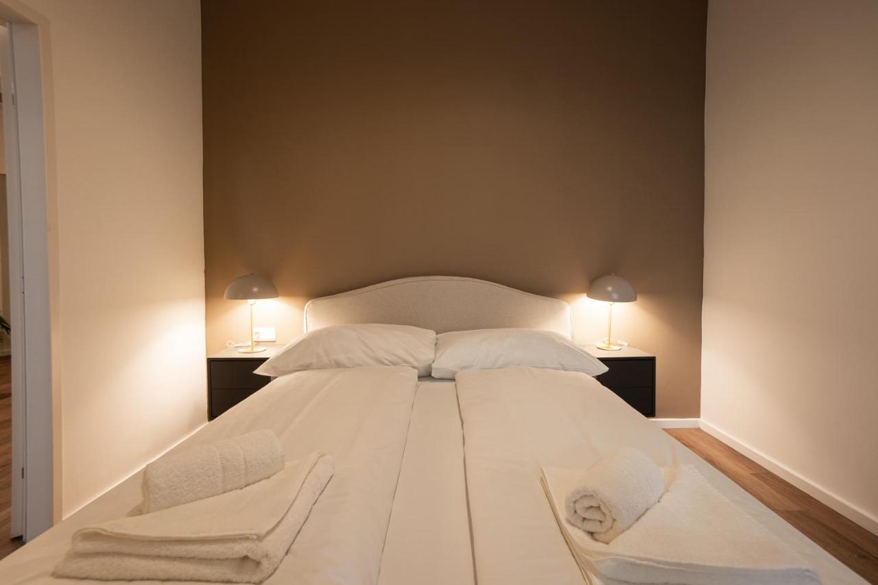 Stylish Apartment With Dedicated Working Space And Super King-Size Bed Located Between City Centre And Donau River Відень Екстер'єр фото