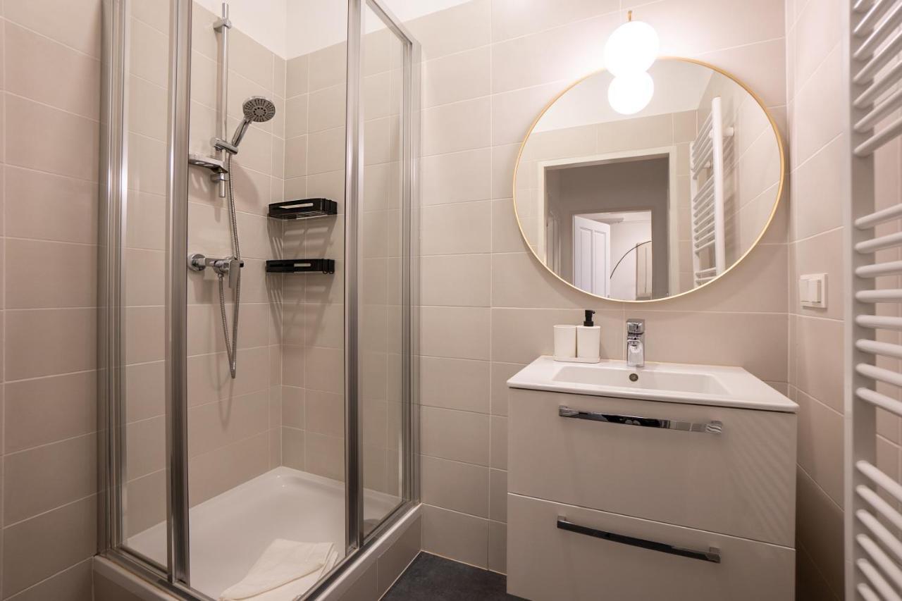 Stylish Apartment With Dedicated Working Space And Super King-Size Bed Located Between City Centre And Donau River Відень Екстер'єр фото