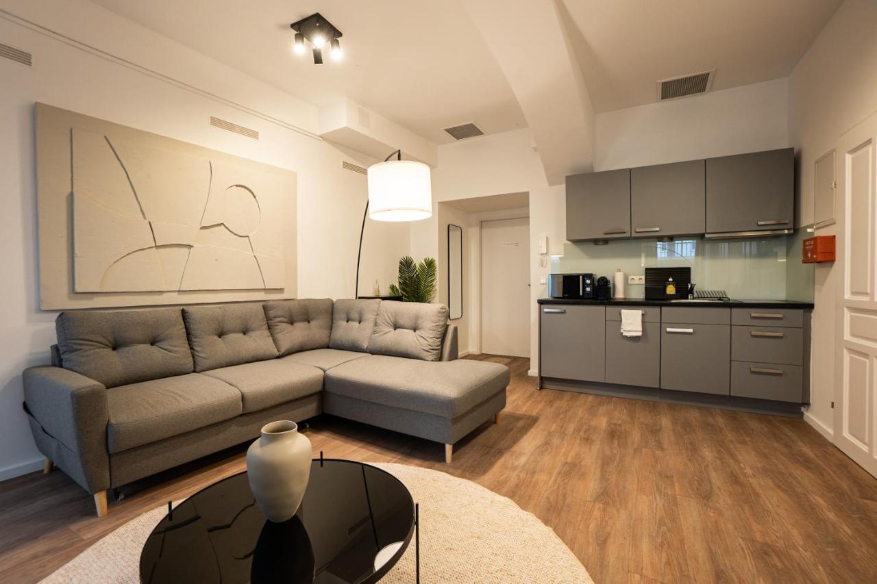 Stylish Apartment With Dedicated Working Space And Super King-Size Bed Located Between City Centre And Donau River Відень Екстер'єр фото