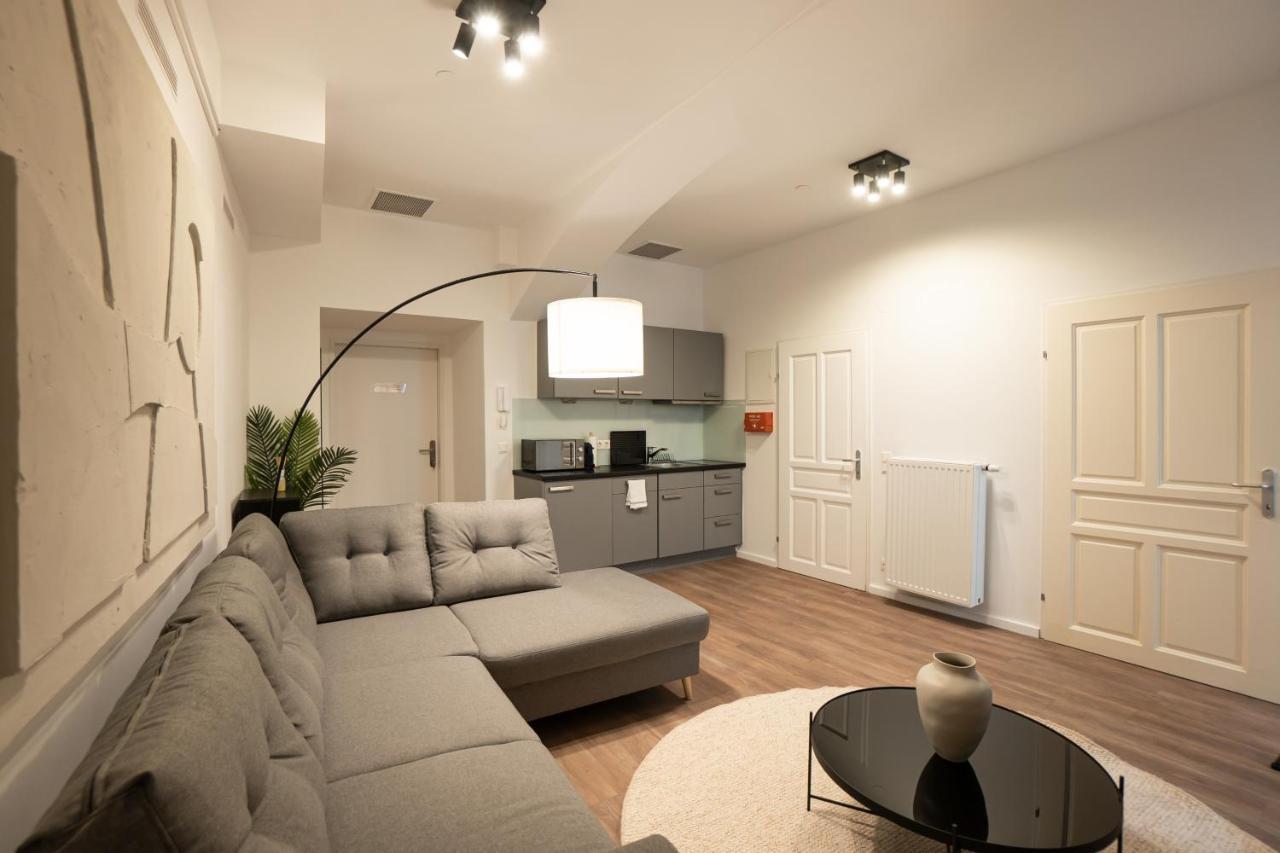 Stylish Apartment With Dedicated Working Space And Super King-Size Bed Located Between City Centre And Donau River Відень Екстер'єр фото