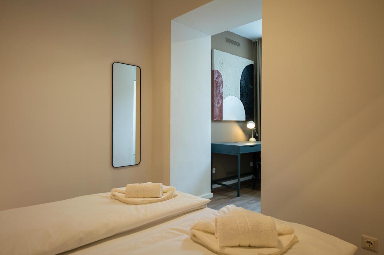 Stylish Apartment With Dedicated Working Space And Super King-Size Bed Located Between City Centre And Donau River Відень Екстер'єр фото