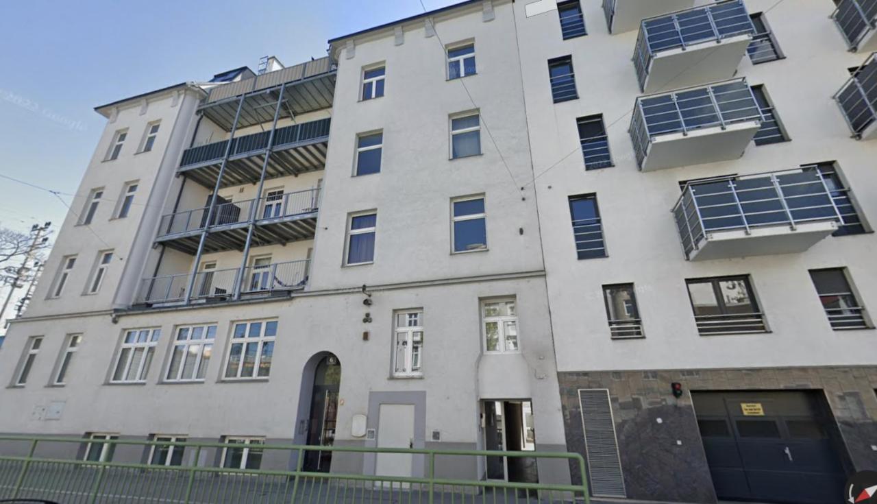 Stylish Apartment With Dedicated Working Space And Super King-Size Bed Located Between City Centre And Donau River Відень Екстер'єр фото